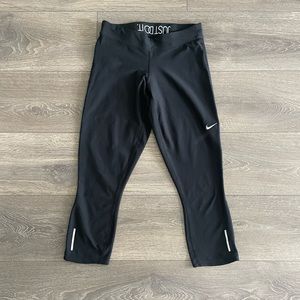 Nike 3/4 length dry fit black leggings size Small